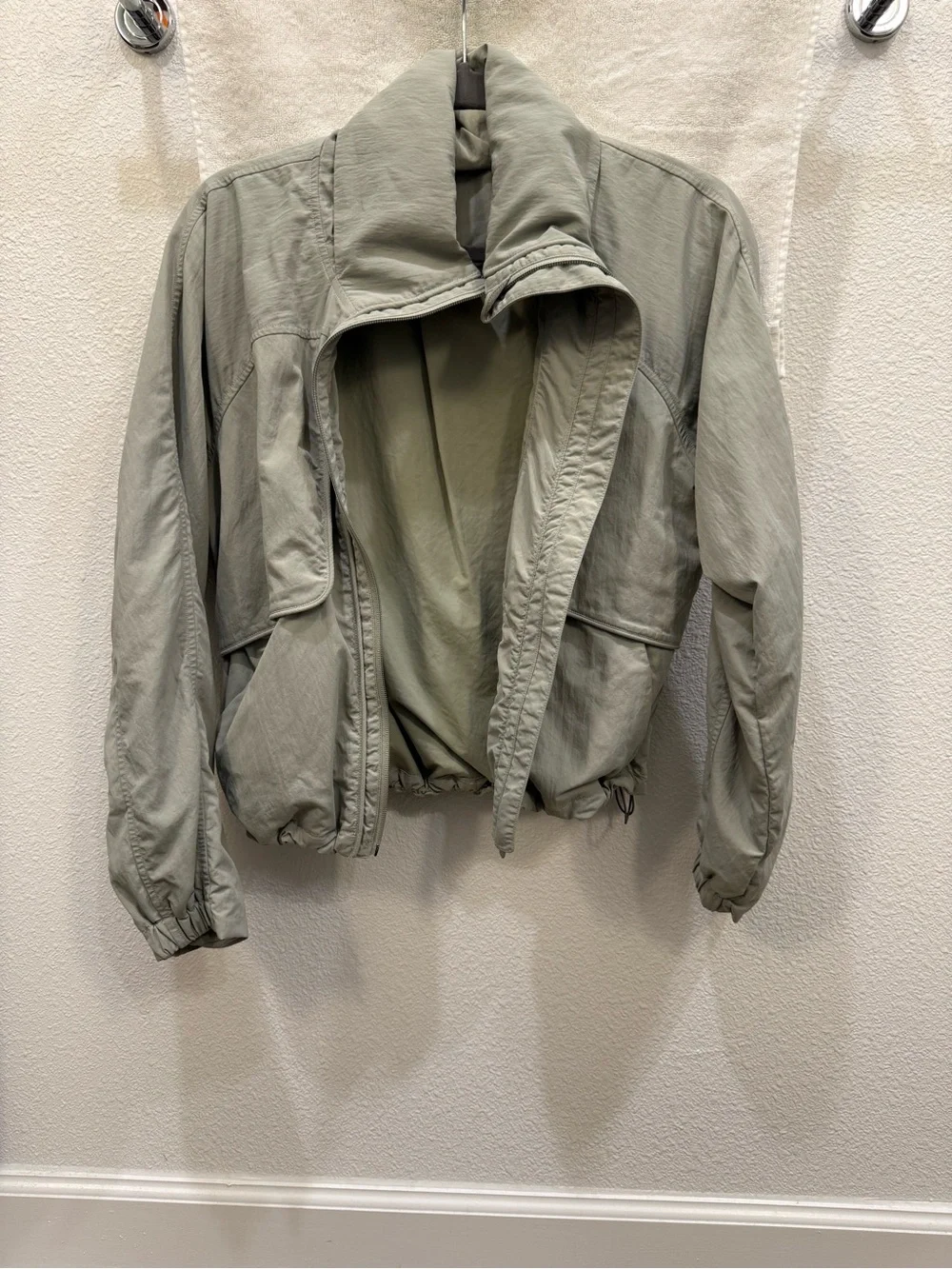 lululemon athletica Light Sage Green Packable Jacket - Picture 2 of 6